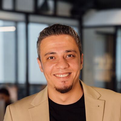 أمجد العمري, مدير الشؤون المالية